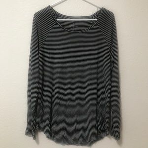 Soft & sexy black and white long sleeve shirt